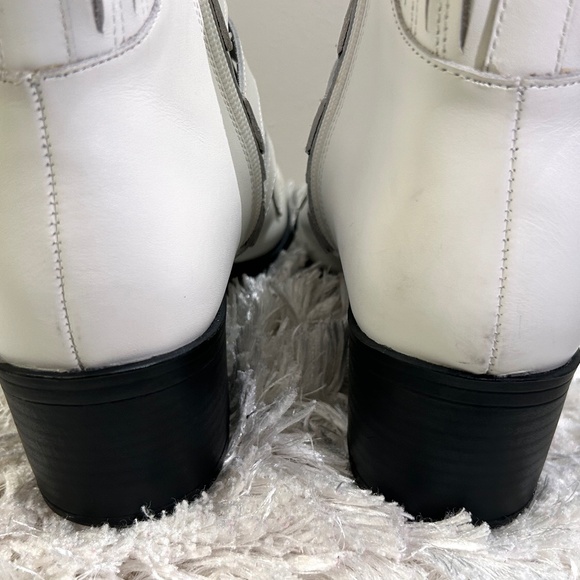 STEVE MADDEN -WHITE  BARK LOW HEEL WESTERN POINTED TOE ANKLE BOOTS - Picture 10 of 16